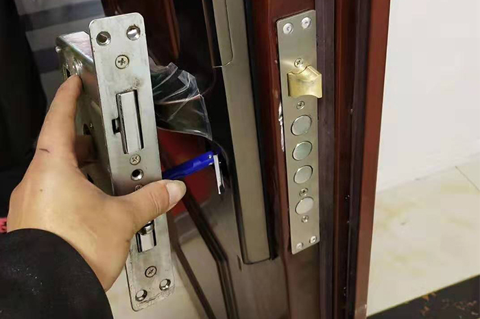 换一个普通的门锁要多少钱 换一个普通的门锁要多少钱
